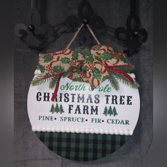 North Pole Christmas Tree Farm Sign 10 in - Picture 1 of 4